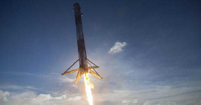 Обломок ракеты Илона Маска упал на ферму в США. Фото: flickr.com