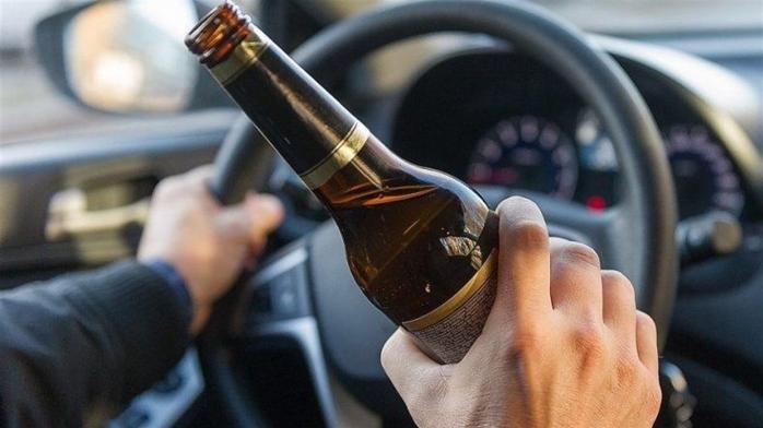 П'яні за кермом – у Раді пропонують суворіше карати нетверезих водіїв. Фото: volodymyrets.city/