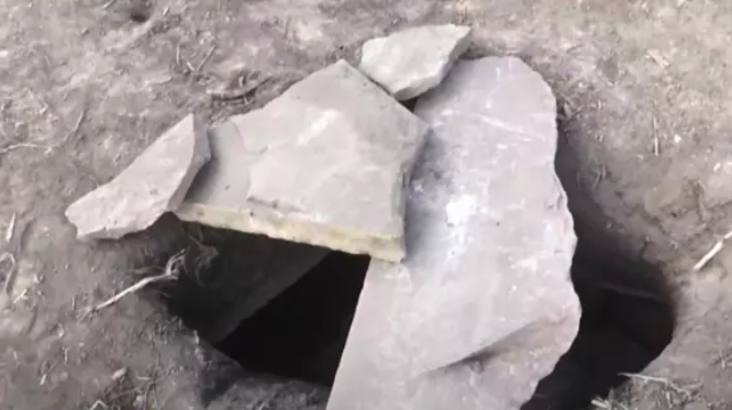 На Тернопільщині виявили кам’яний саркофаг, фото: «Укрінформ»