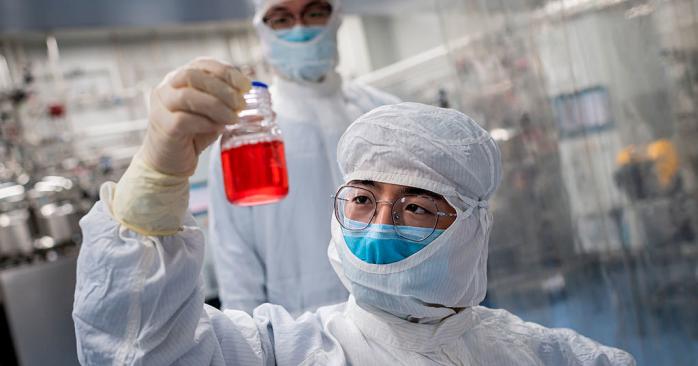 Китай визнав низьку ефективність своїх COVID-вакцин. Фото: 