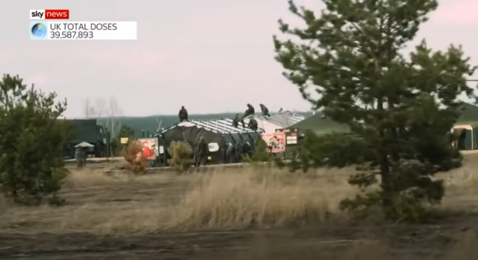Лагерь российских войск возле границы с Украиной попал на видео. Фото: Ютуб
