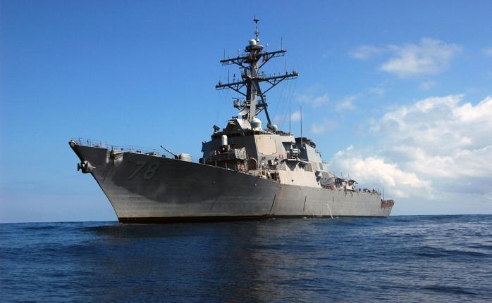 Росія зустрічає кораблі США біля Криму войовничими заявами. Фото: РБК