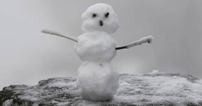 Морози і мокрий сніг повертаються — синоптики прогнозують похолодання в Україні