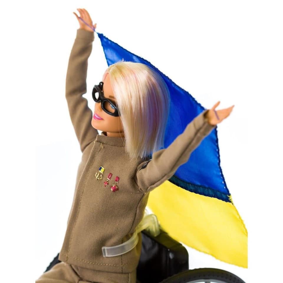 Кукла Барби — моделью стала нардеп-ветеран АТО на инвалидной коляске, фото — ФБ Я.Зинкевич