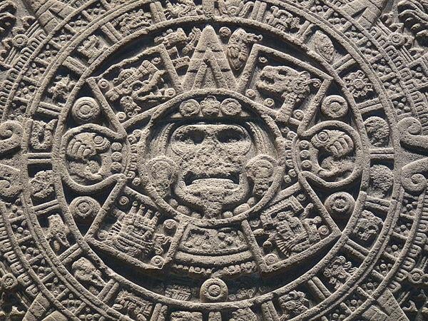Уникальную урну древних майя вернут в Мексику. Фото: Википедия