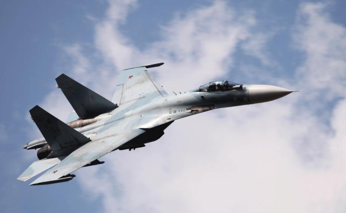 Літаки-винищувачі перекинула до Криму Росія під виглядом навчань. Фото: Арміяінформ
