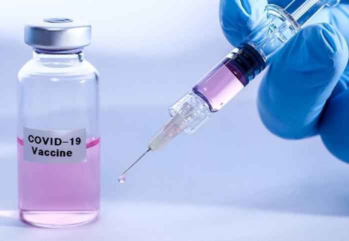 После вакцинации от коронавируса умер 63-летний мужчина во Львове. Фото: Слово и дело