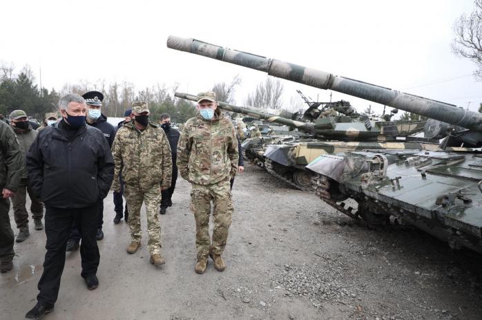 Армію РФ на кордоні оцінив Аваков під час інспекції на Донбасі 