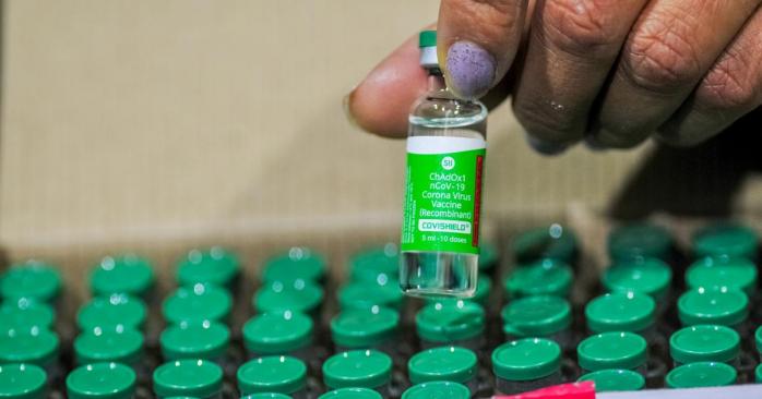 В Украине продолжается вакцинация от коронавируса, фото: Agência Brasília