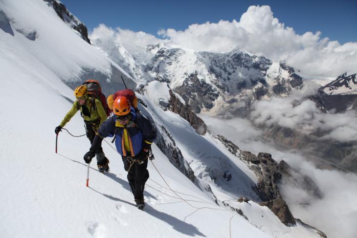 На Евересті в альпіністів виявили коронавірус, фото: ua.news