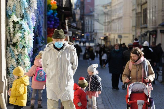 Игнорирование коронавируса украинцами объяснила социолог, фото: УНИАН