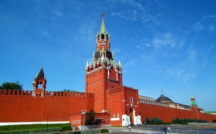 Кремль ответил на высылку дипломатов РФ «недружественными странами»