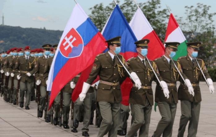 Польша инициировала срочные переговоры Вышеградской четверки из-за России