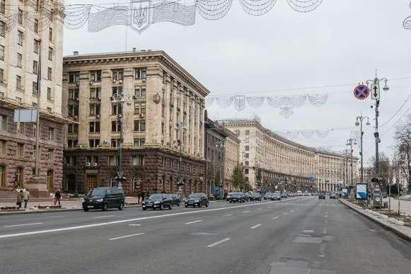 У столиці обмежили рух транспорту на Хрещатику, фото: glavcom