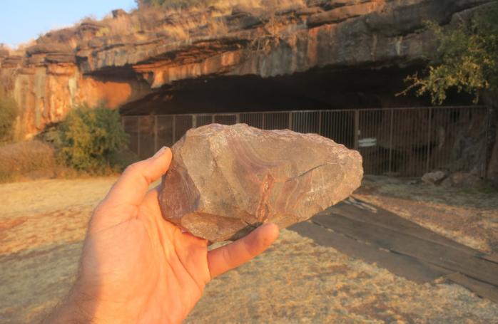 Ученые нашли древнейшие следы пещерного человека, фото: nachedeu