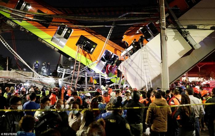 Естакада метро впала на дорогу у Мехіко - 19 жертв, 70 поранених 
