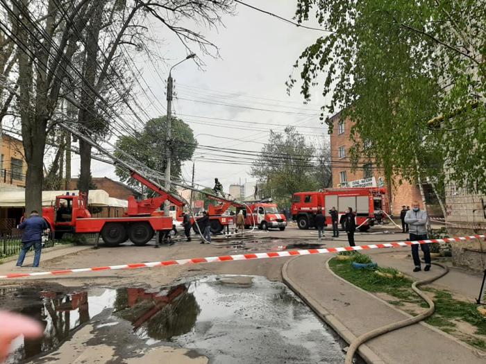 Під час масштабної пожежі у Вінниці, фото: ДСНС