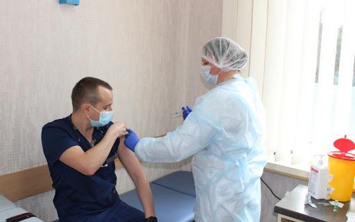 Їдуть ревізори — вакцинальні візити в регіони готують в Степанова. Фото: kovelrada