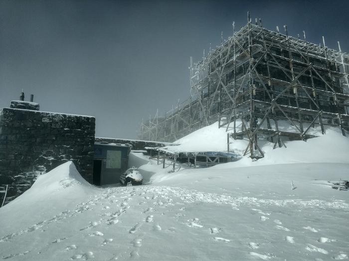 Сніг на горі Піп Іван Чорногірській, фото: Чорногірський гірський пошуково-рятувальний пост