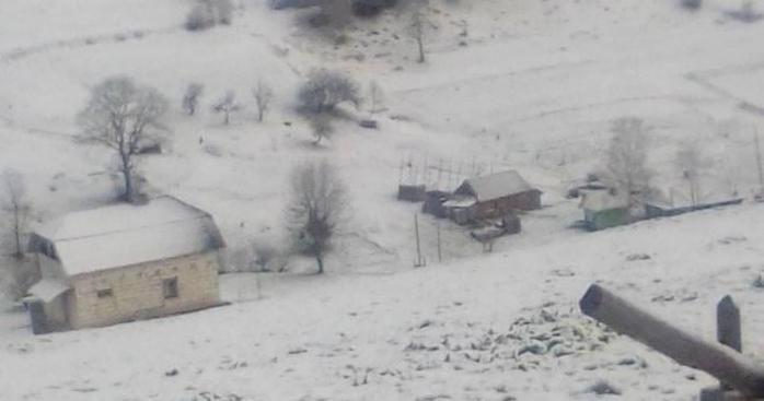 У селі Сенечів випав сніг, фото: Bogdan Ygrin