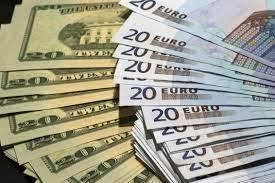 Курс валют – долар і євро знову подорожчали. Фото: myvin.com.ua
