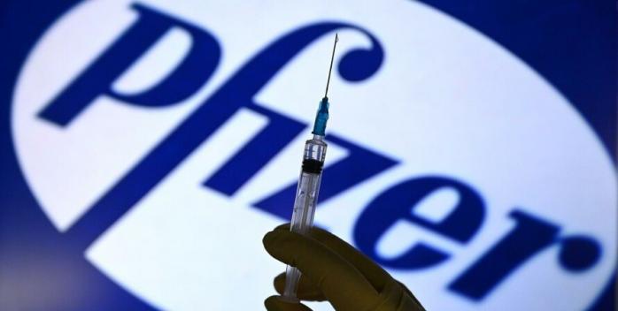 Вакциной Pfizer разрешили прививать подростков в США. Фото: Фокус