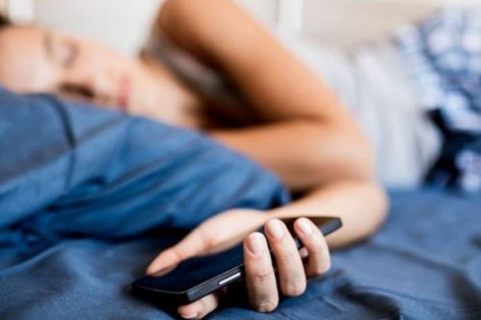 Як смартфони впливають на психічне здоров'я, розповіли вчені. Фото: wworld.com.ua