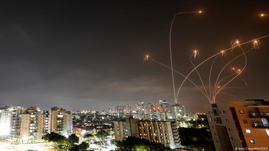 Сотні ракет у небі Ізраїлю — що відбувається у секторі Гази, фото — Reuters
