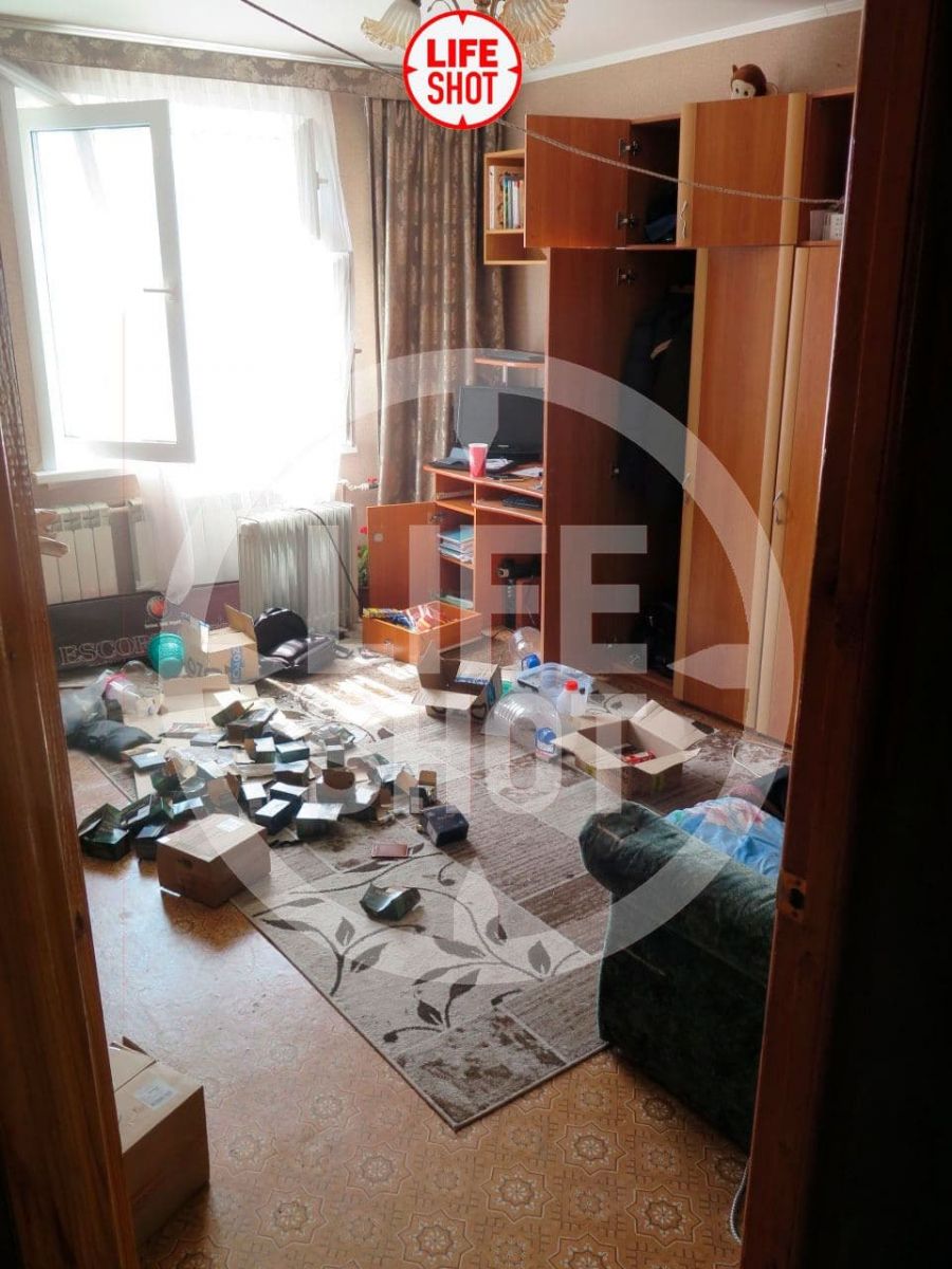 Обшук у квартирі терориста. Фото: Telegram-канал Life Shot