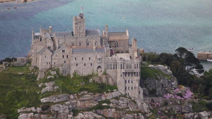 Охоронця для замку на майже безлюдному острові шукають у Британії. Фото: BBC