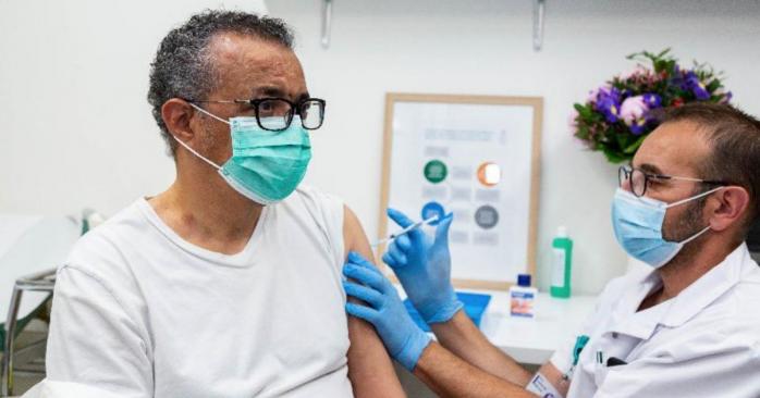 Тедрос Адханом Гебрейесус сделал прививку от коронавируса, фото: Tedros Adhanom Ghebreyesus