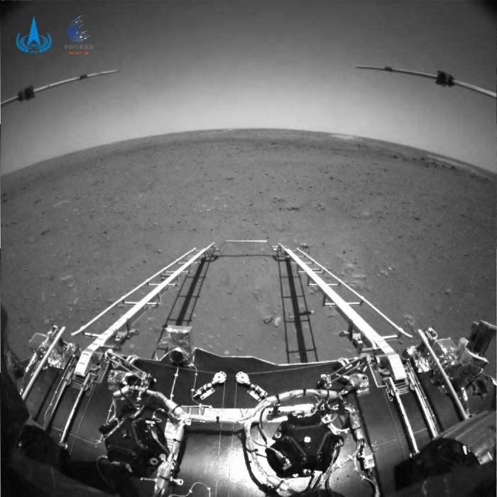 Снимок Марса, сделанный марсоходом Zhurong Mars, фото: Китайское национальное космическое управление