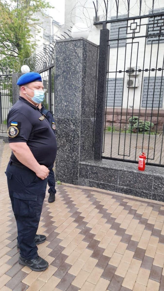 У Києві спалили "Кремль". Фото: УНІАН