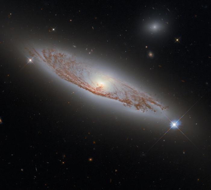 Знімок спіральної галактики NGC 5037, фото: NASA