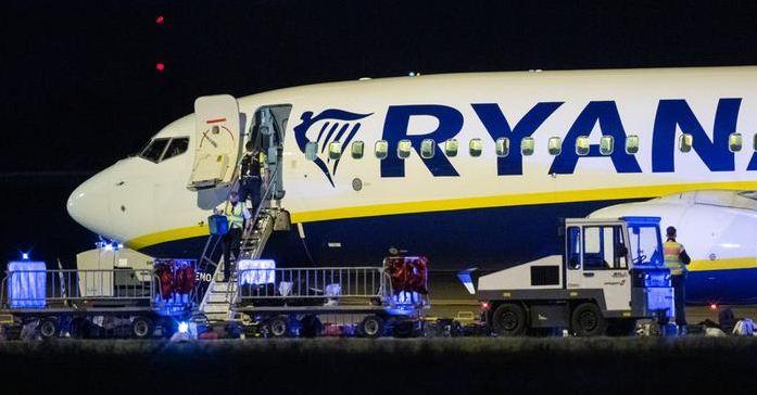 Літак Ryanair екстрено сів у Берліні