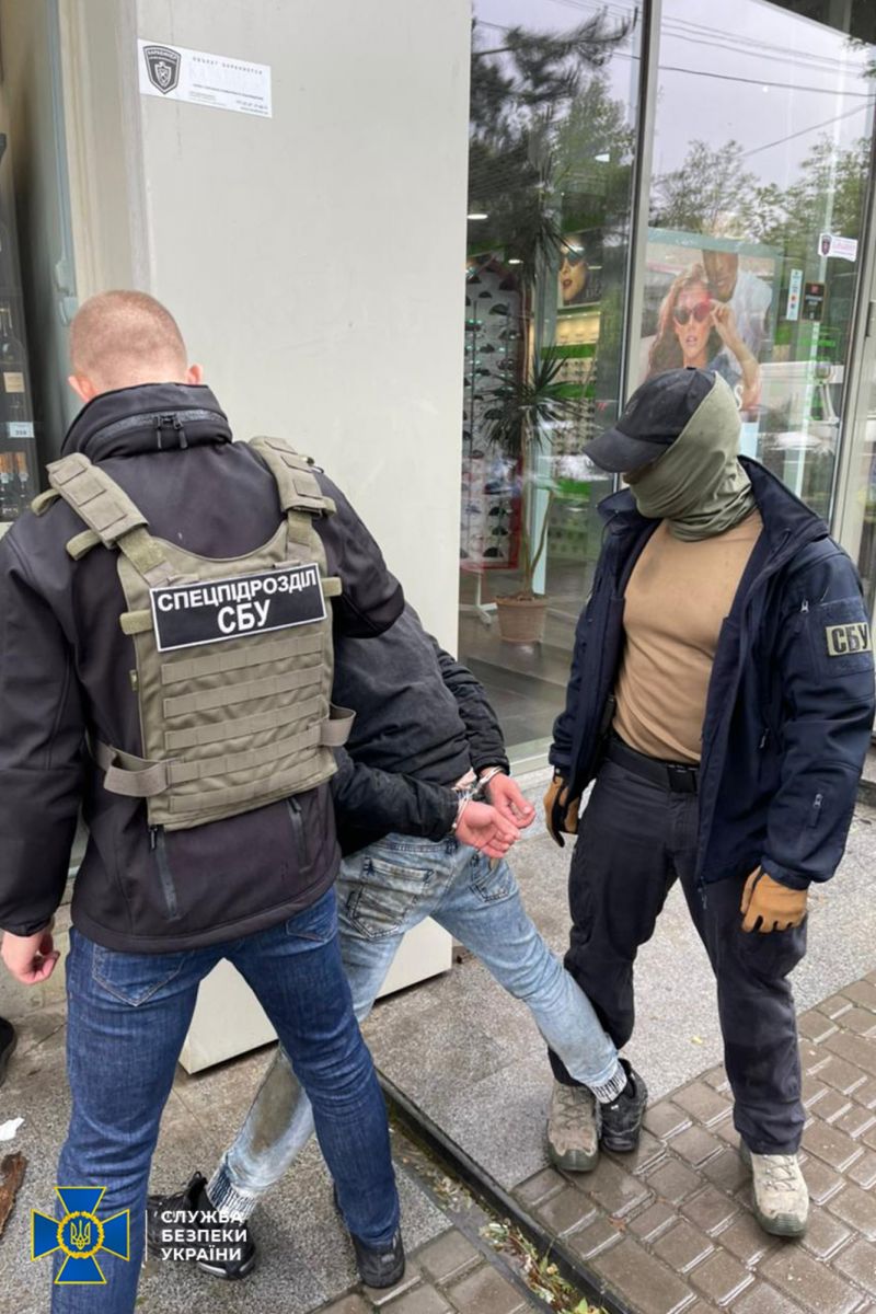 В поліції Одещини продавали кокаїн з речових доказів. Фото: СБУ