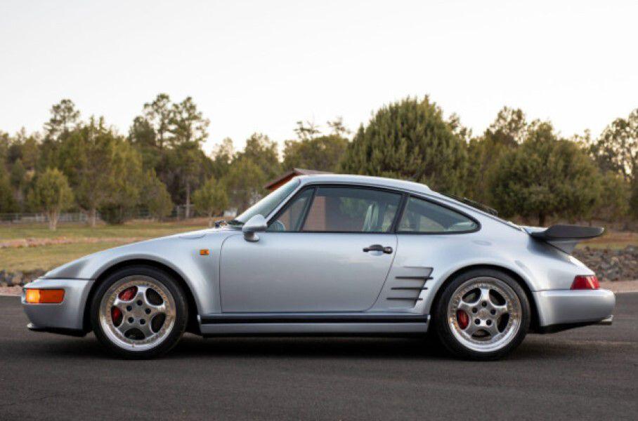 Рідкісний Porsche 911 продають за майже півмільйона доларів. Фото: Bring a Trailer