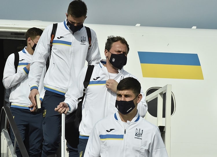 Евро 2020 — сборная Украины прилетела на матч с Нидерландами, фото — УАФ