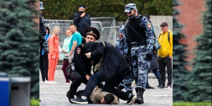 У Росії заарештували активіста, який «застрелився» на Красній площі, фото: pavelkrisevich