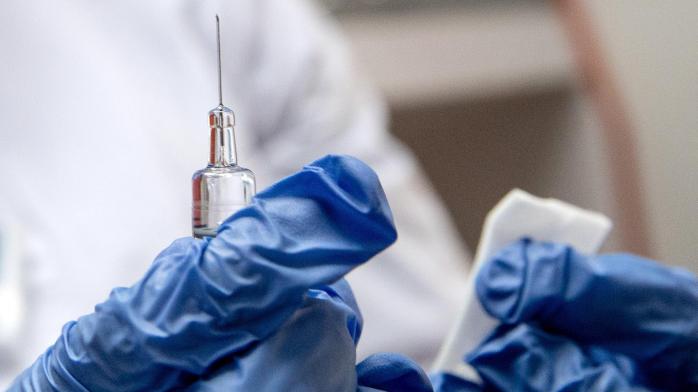 Вакцина від коронавірусу. Фото: iz.ru