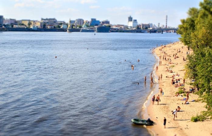 На пляжах Києва знайшли кишкову паличку. Фото: Держпродспоживслужба в Києві