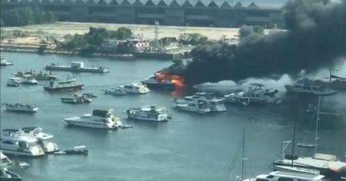 У Гонконгу сталася масштабна пожежа на пристані, скріншот відео