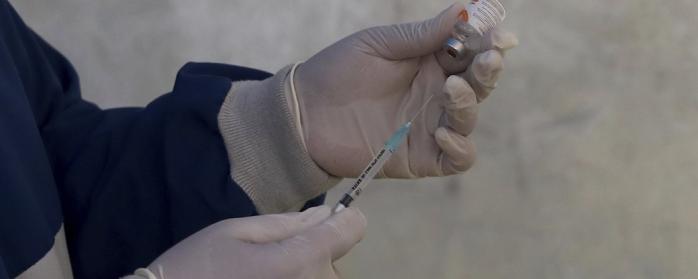 Коктейль COVID-вакцин — в МОЗ повідомили, коли дозволять комбінувати щеплення