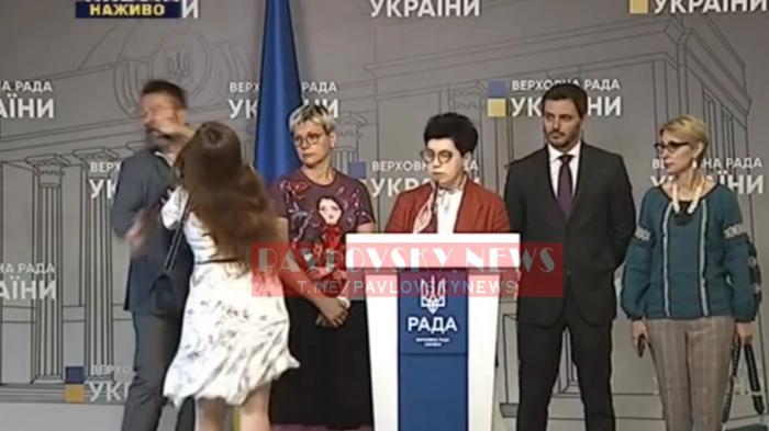 Під час побиття Миколи Потураєва, скріншот відео