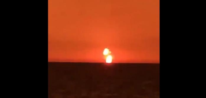 У Каспійському морі зафіксували потужний вибух, скріншот відео