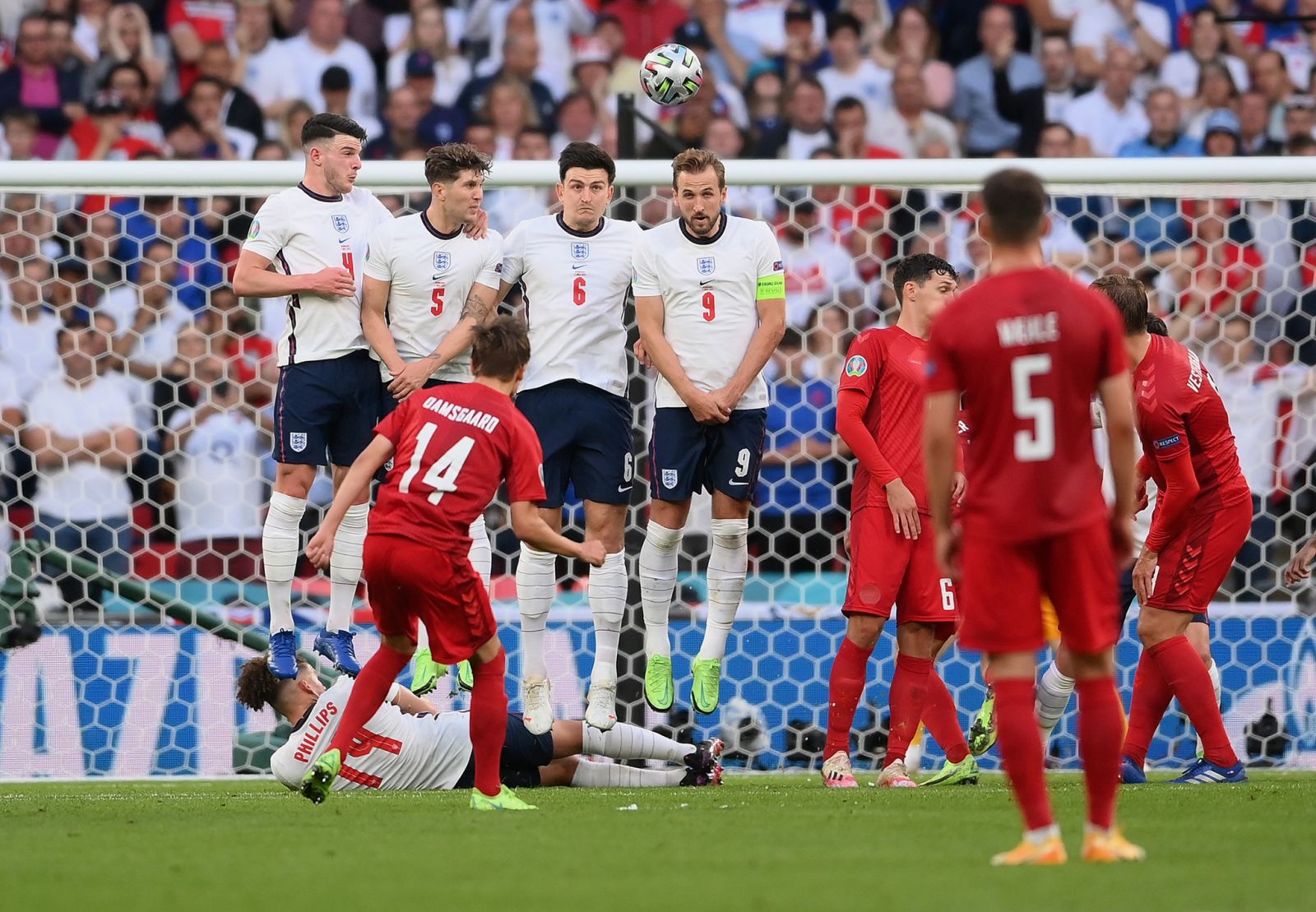 Англія завдяки спірному пенальті дотиснула Данію у півфіналі Євро, фото — УЄФА