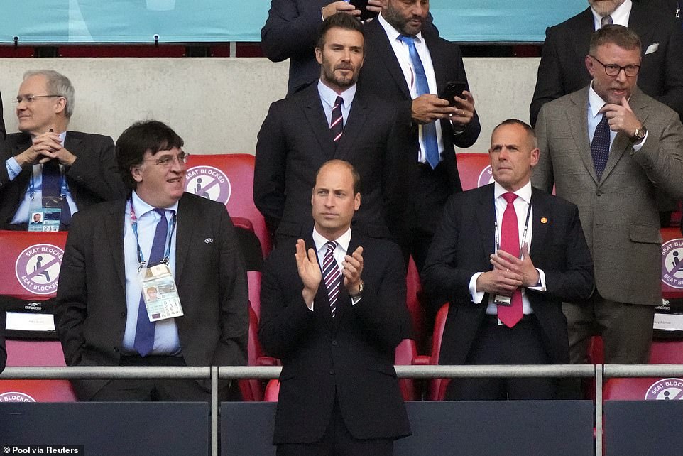 Міддлтон, Вільям, Бекхем і Том Круз — фото віп-фанатів Англії на фіналі Євро