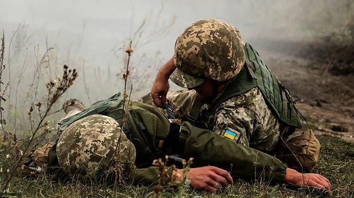 На Донбасі поранено двох бійців ЗСУ через обстріли окупантів. Фото: УП
