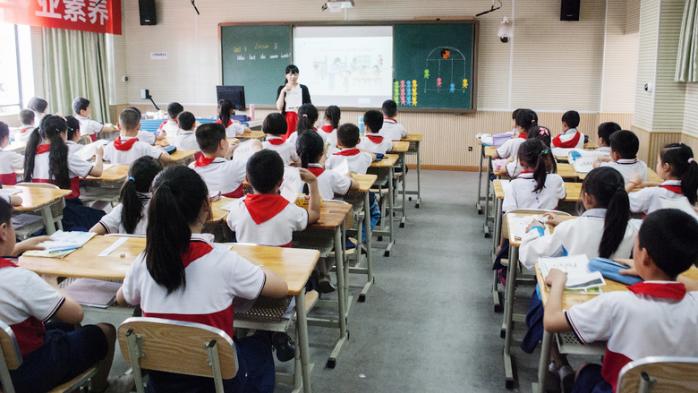 Детей невакцинированных родителей не пустят в школы в Китае