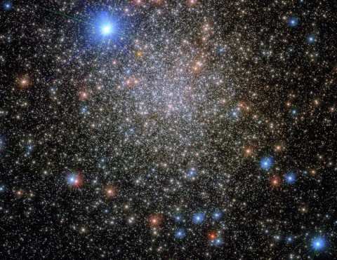 Гигантское скопление потерянных звезд сфотографировал телескоп Hubble. Фото: 4PDA